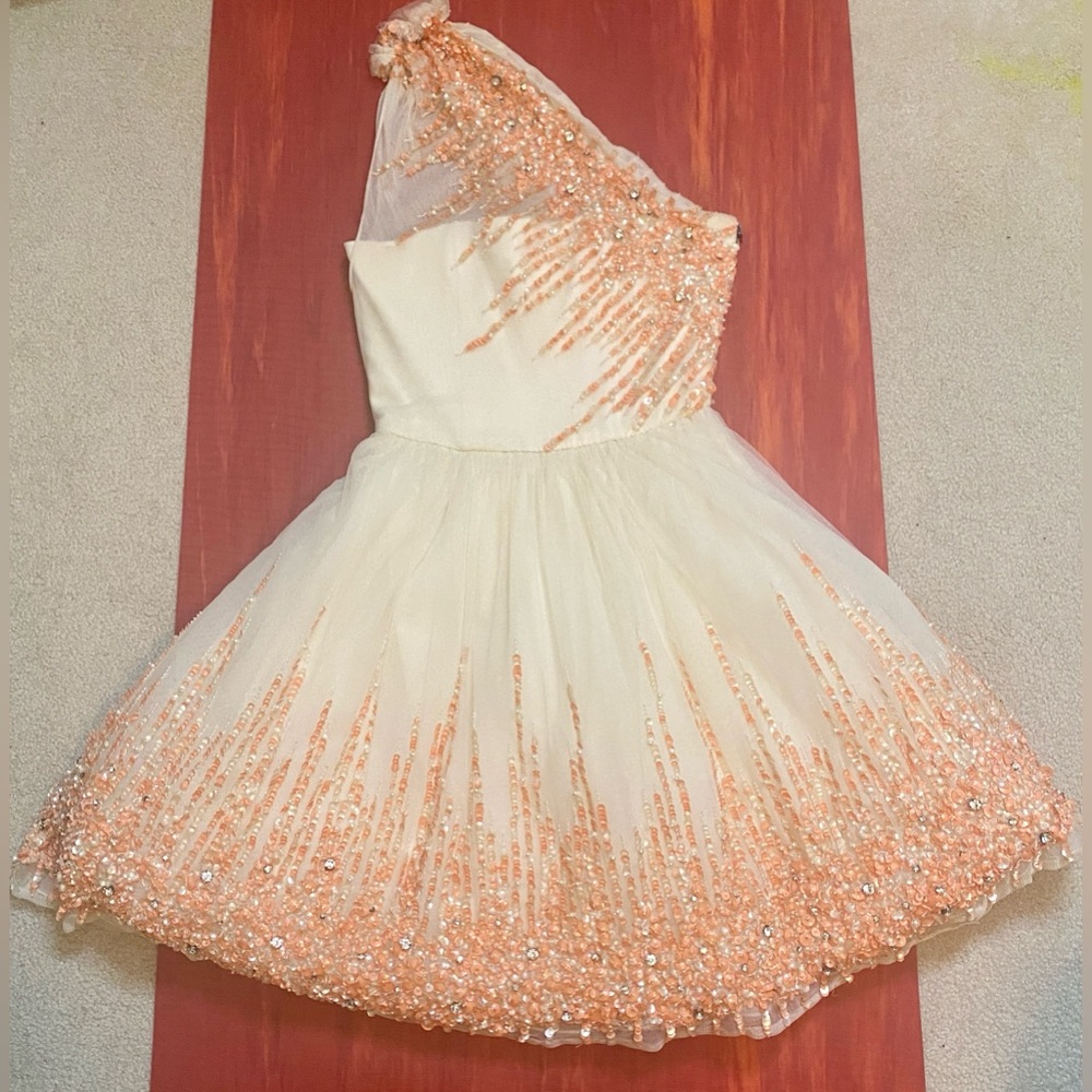 Rare! Alice + Olivia One Shoulder, Beaded, Cream + Coral Fit & Flare Size 2